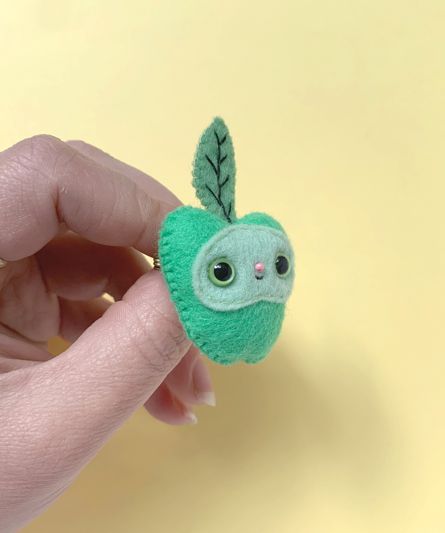 Ashton - Felt Apple Brooch